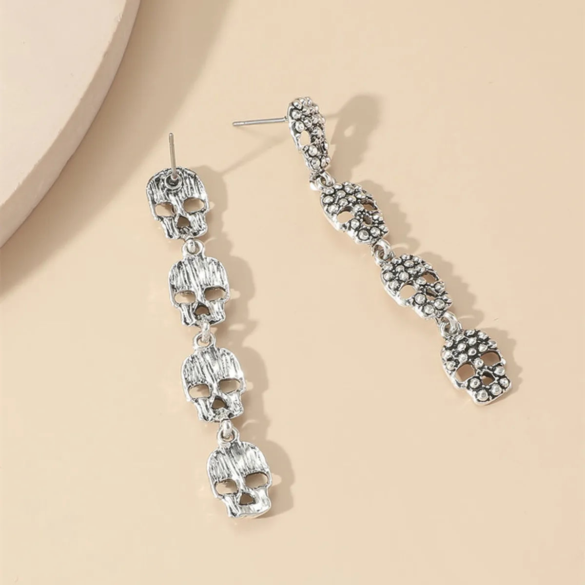 1 Pair Simple Style Skull Hollow Out Alloy Drop Earrings