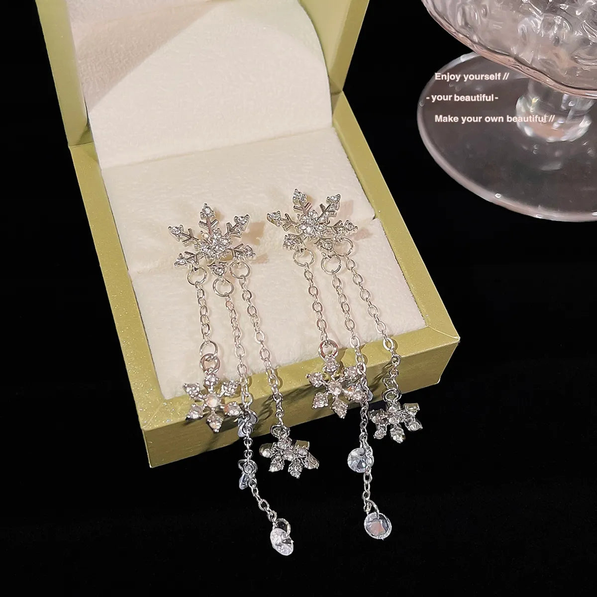 1 Pair Simple Style Snowflake Plating Inlay Alloy Artificial Diamond Drop Earrings