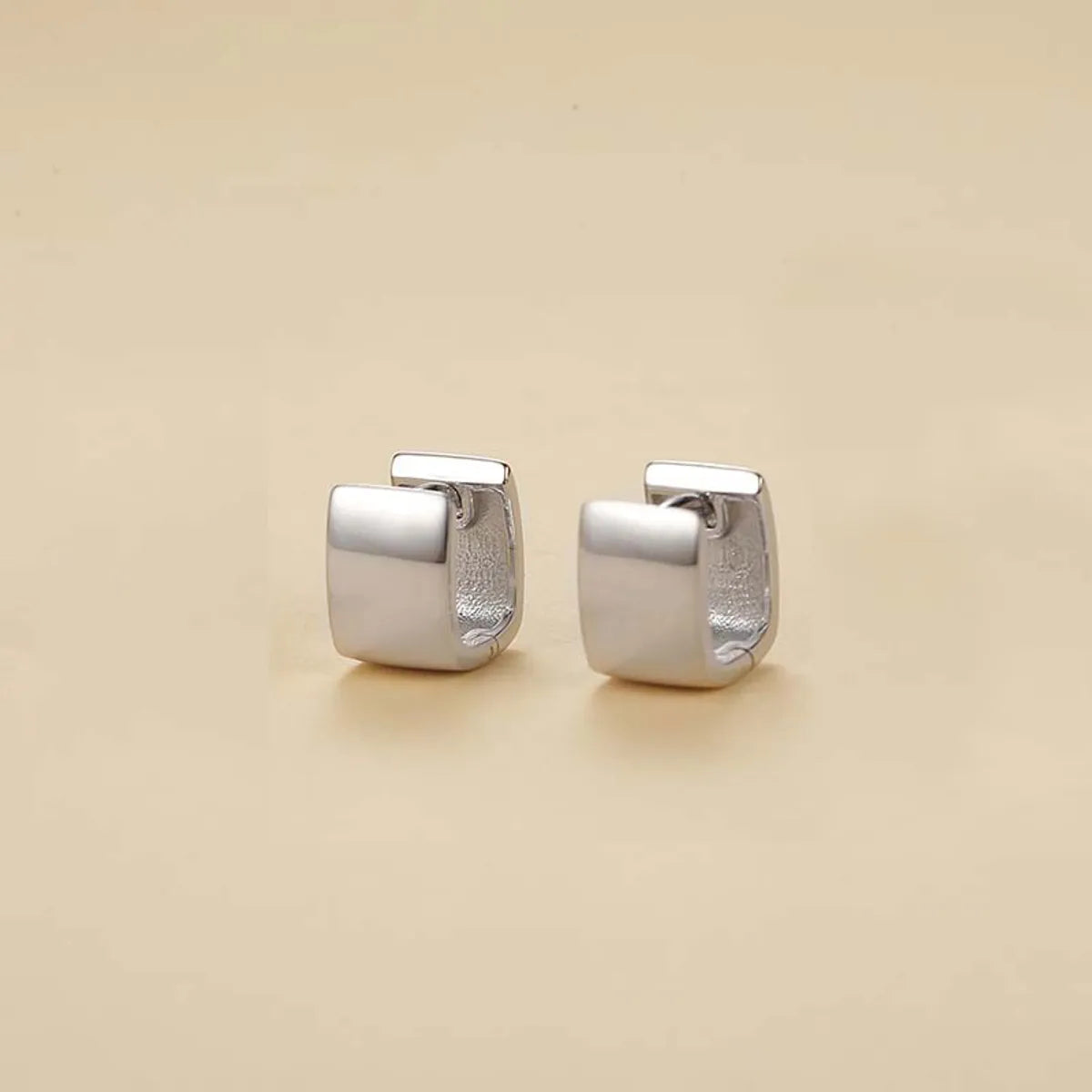 1 Pair Simple Style Solid Color Commute Square Polishing Sterling Silver K Gold Plated White Gold Plated Earrings