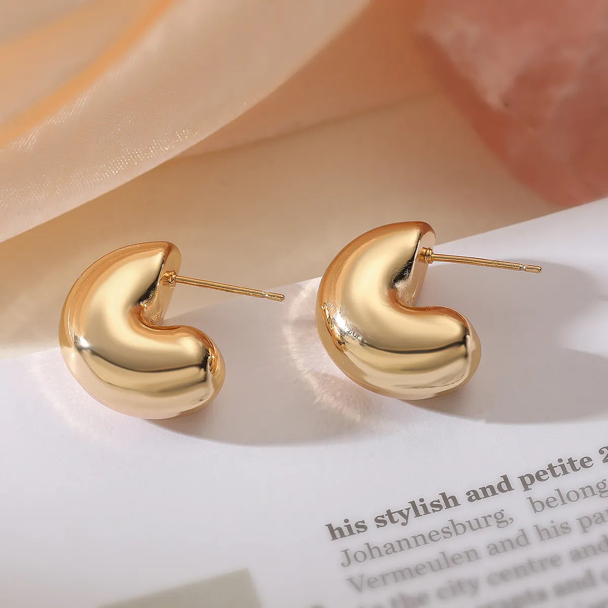 1 Pair Simple Style Solid Color Copper Ear Studs