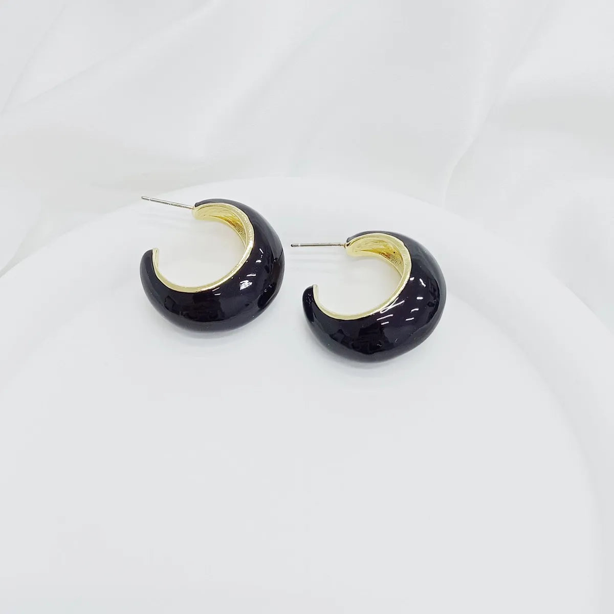 1 Pair Simple Style Solid Color Enamel Alloy Ear Studs