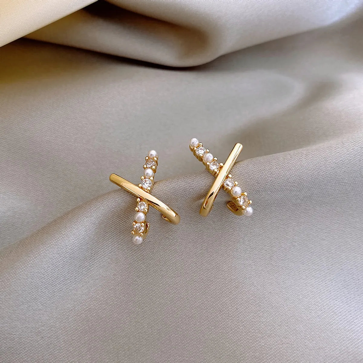 1 Pair Simple Style Solid Color Inlay Copper Zircon Ear Studs