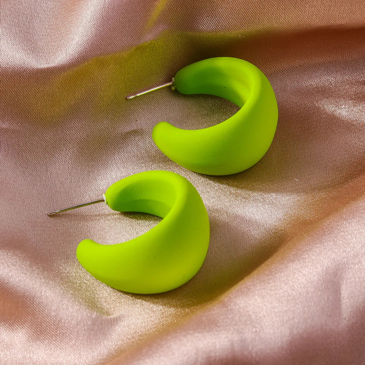 1 Pair Simple Style Solid Color Plastic Ear Studs