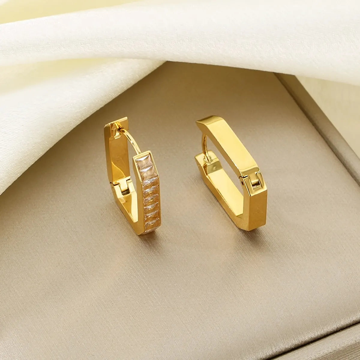 1 Pair Simple Style Solid Color Plating 304 Stainless Steel 18K Gold Plated Earrings