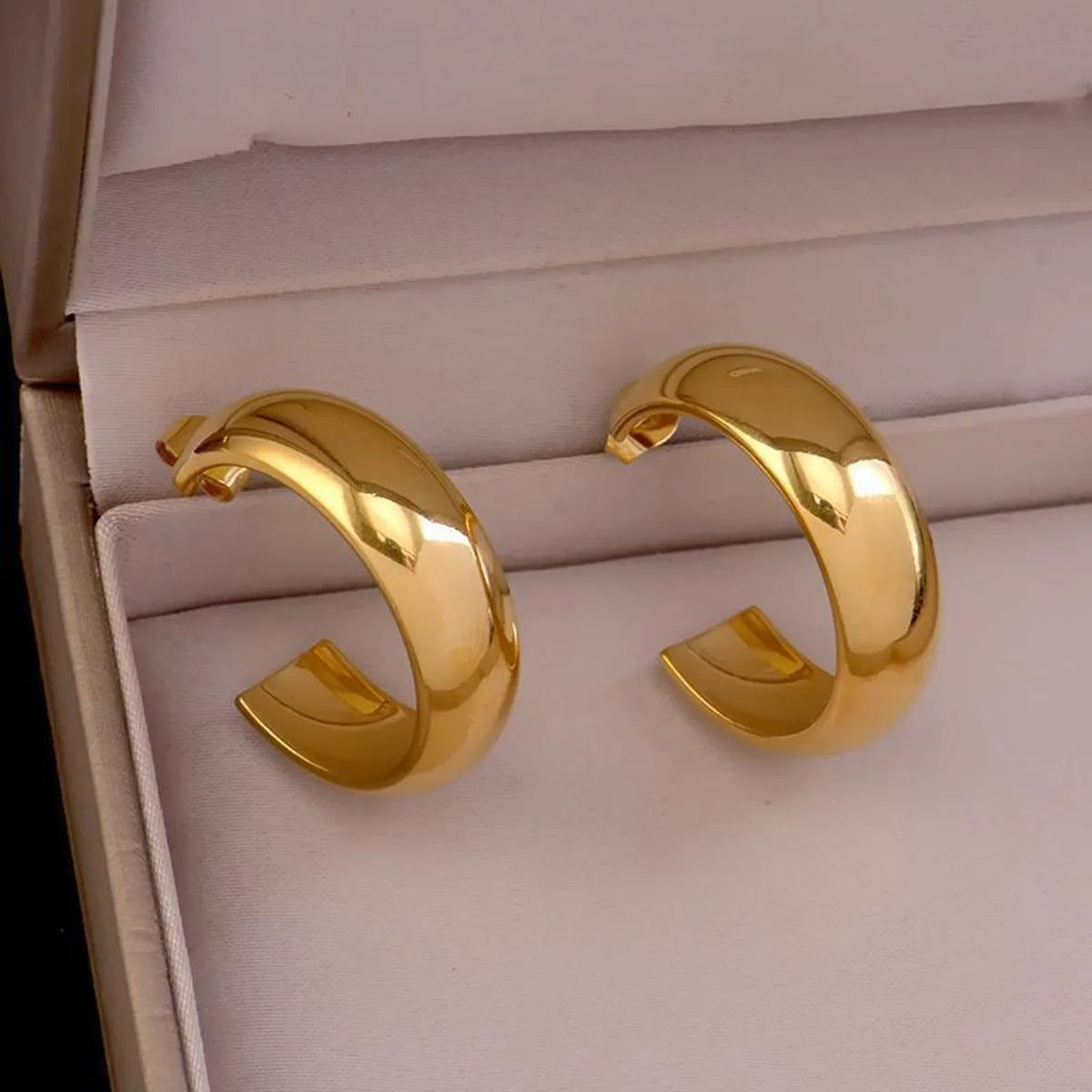 1 Pair Simple Style Solid Color Plating Copper Gold Plated Ear Studs