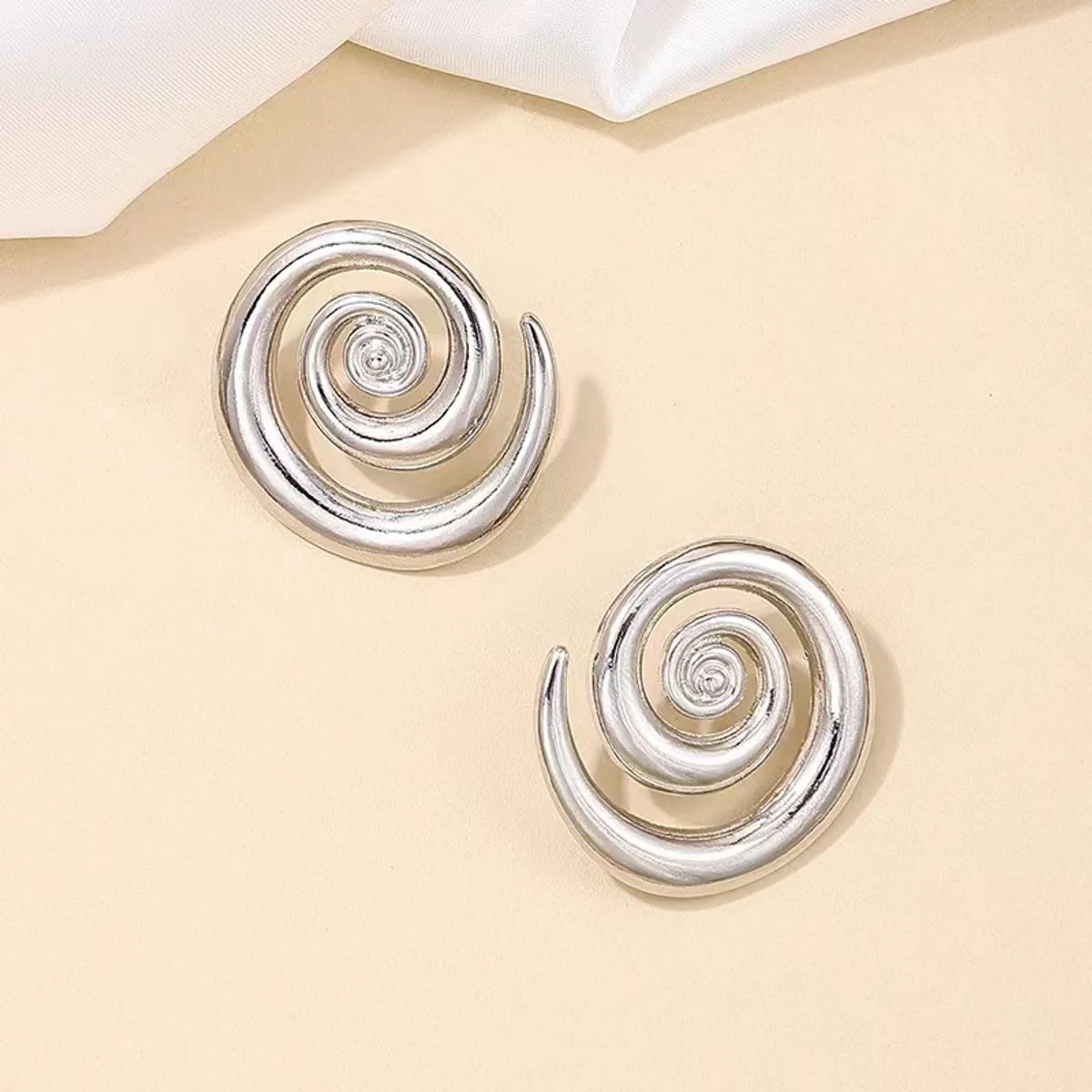 1 Pair Simple Style Solid Color Plating Iron Ear Studs