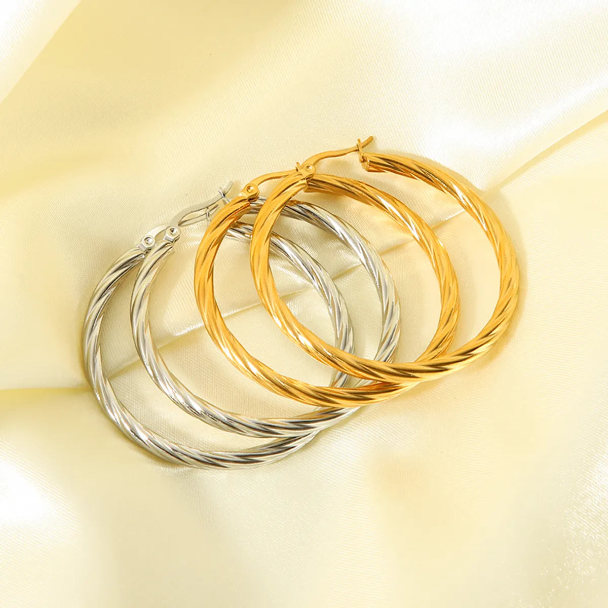 1 Pair Simple Style Solid Color Plating Stainless Steel 18k Gold Plated Hoop Earrings