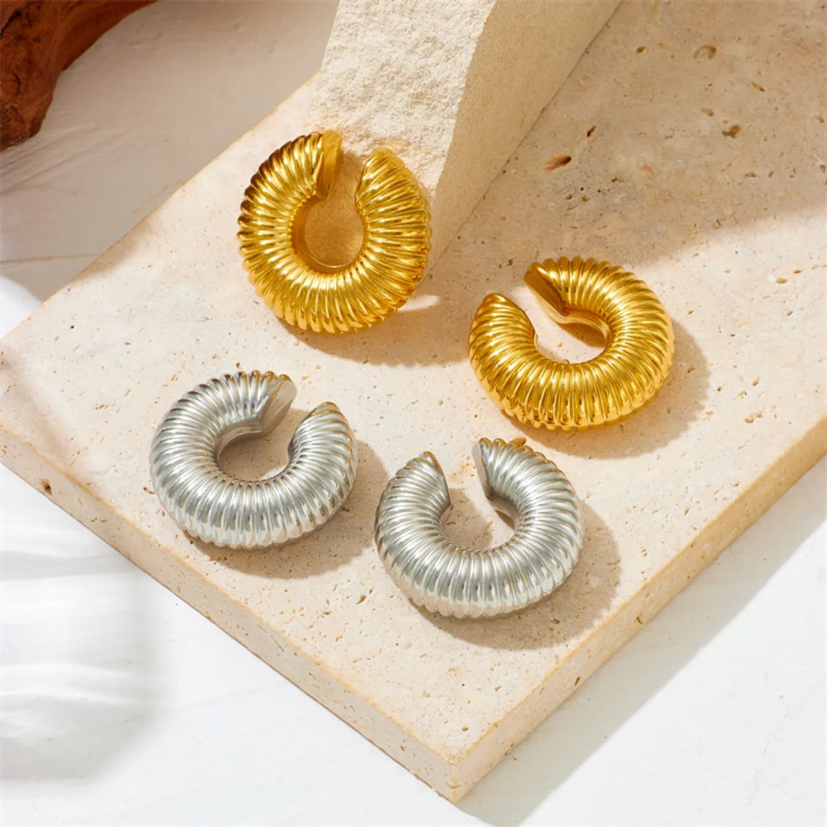 1 Pair Simple Style Solid Color Plating Stainless Steel Gold Plated Ear Cuffs