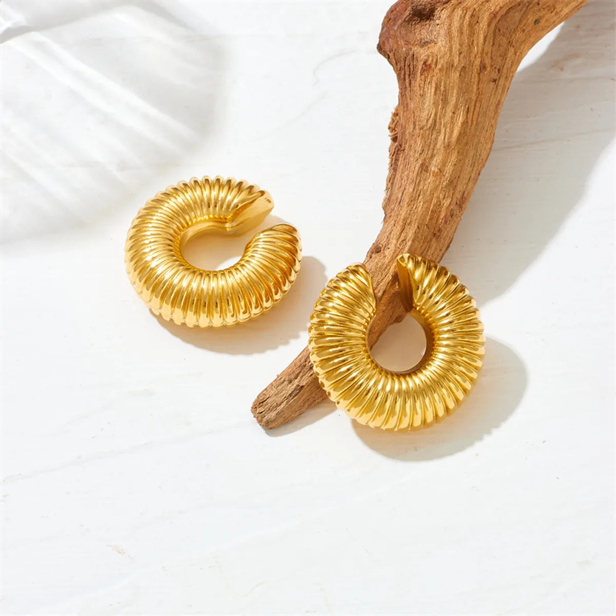 1 Pair Simple Style Solid Color Plating Stainless Steel Gold Plated Ear Cuffs