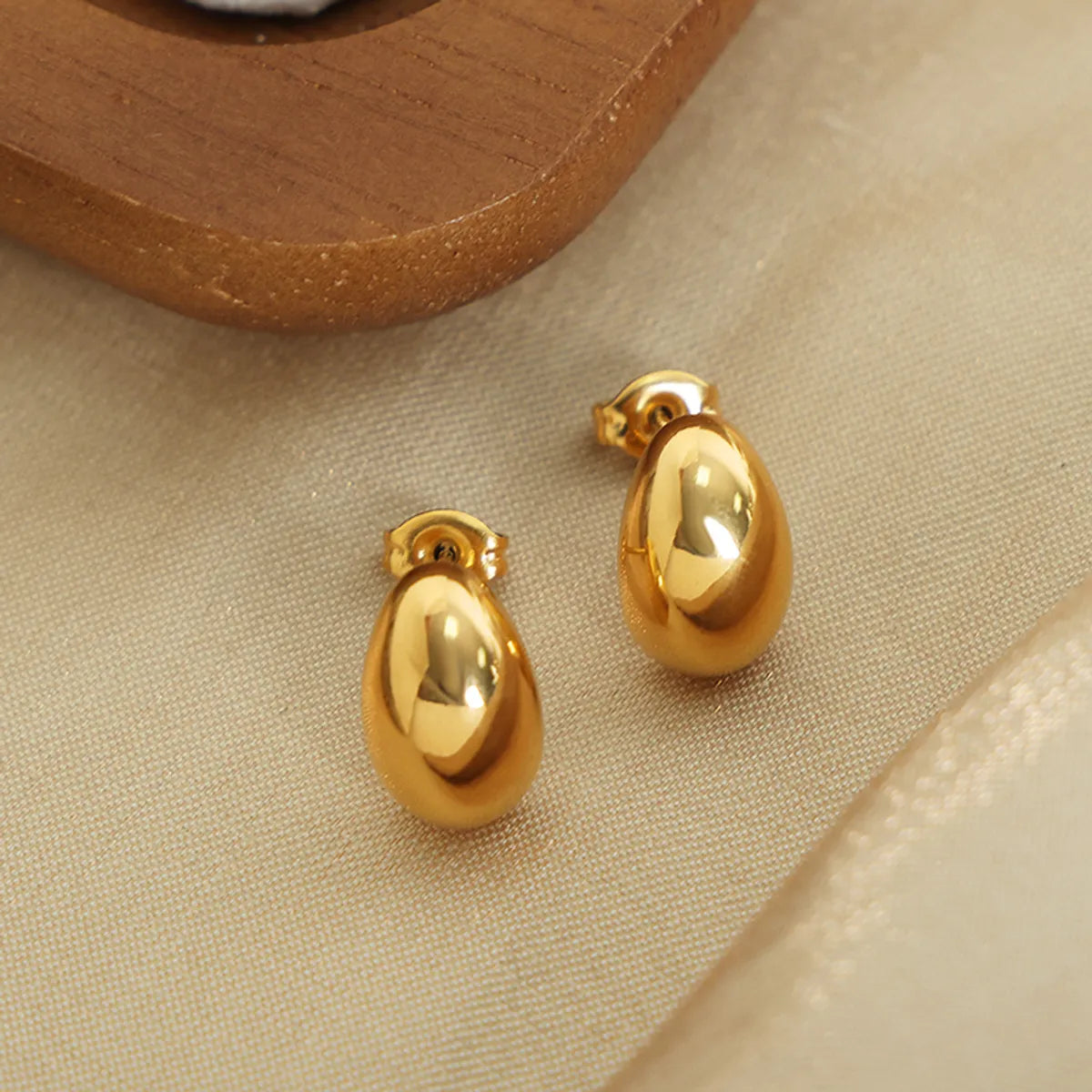 1 Pair Simple Style Solid Color Plating Titanium Steel 18k Gold Plated Ear Studs