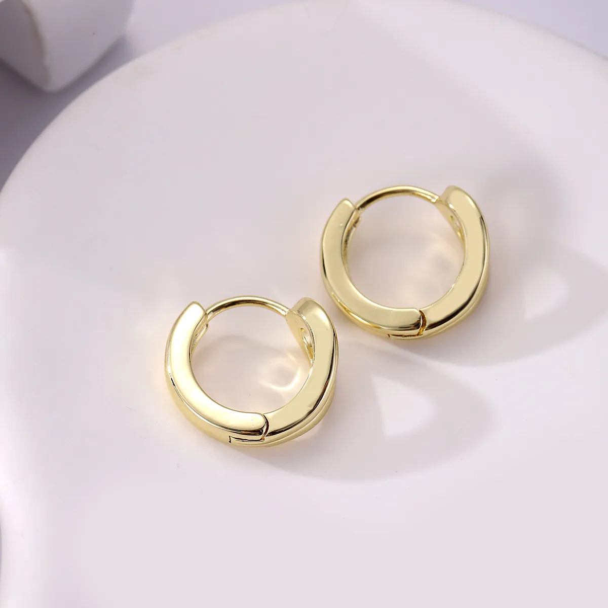 1 Pair Simple Style Solid Color Round Copper K Gold Plated Hoop Earrings