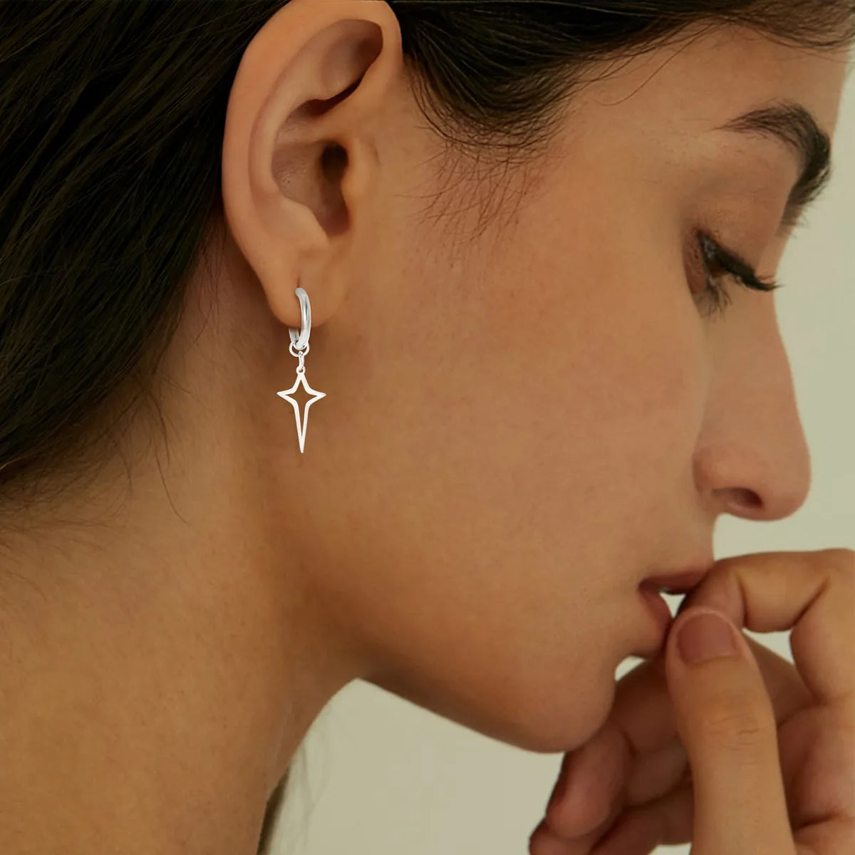 1 Pair Simple Style Star Hollow Out 304 Stainless Steel White Gold Plated Drop Earrings