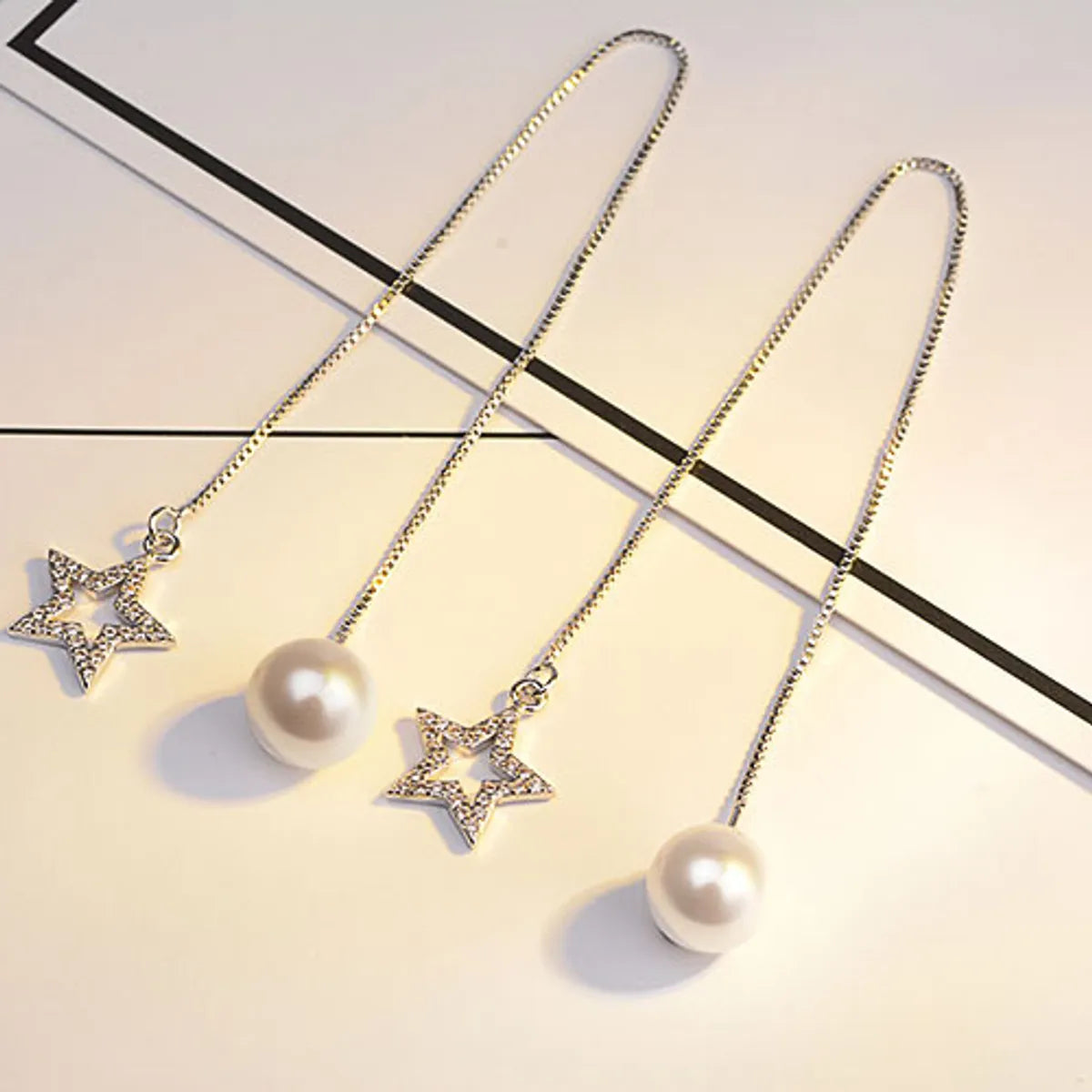 1 Pair Simple Style Star Hollow Out Inlay Copper Artificial Pearls Zircon Ear Line