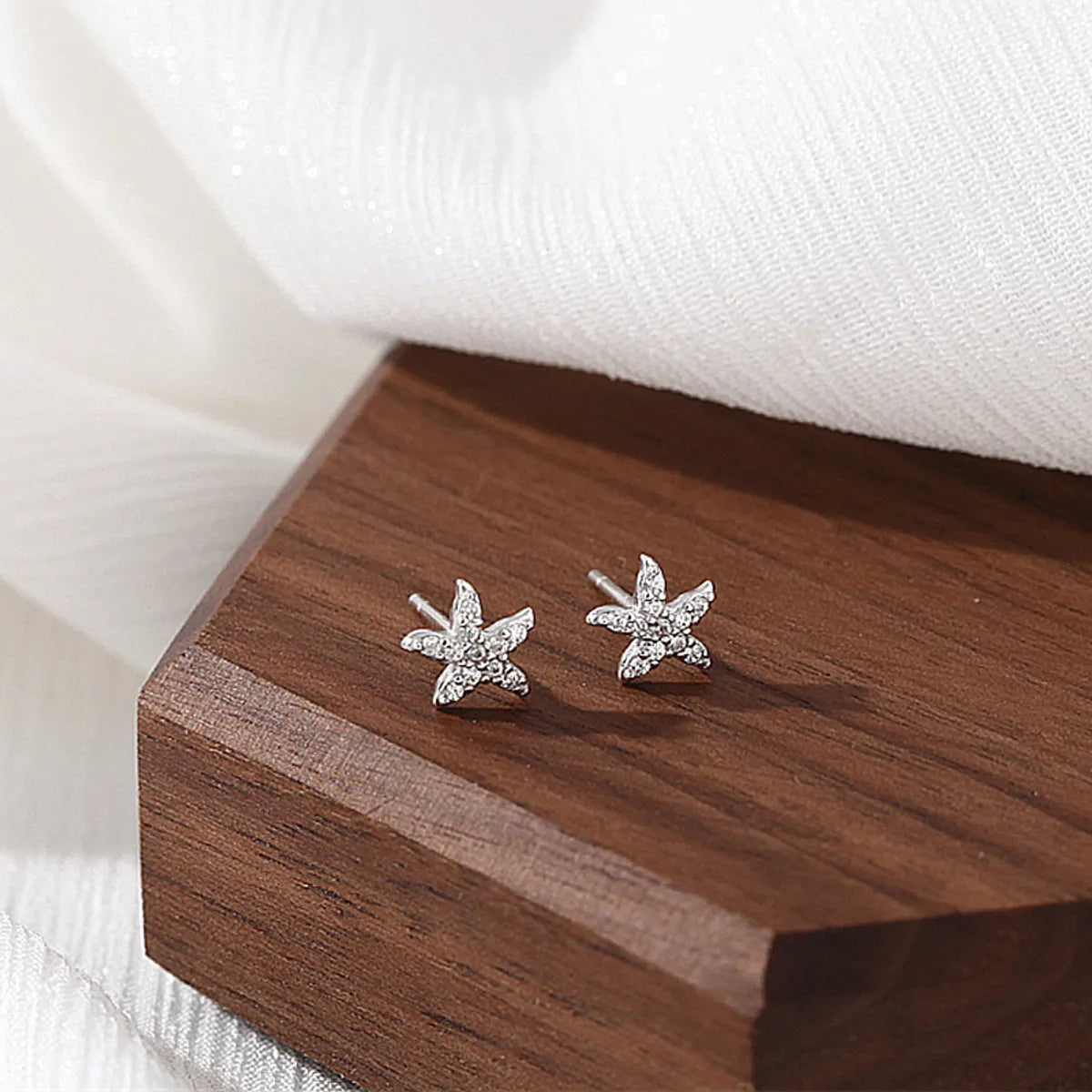 1 Pair Simple Style Starfish Inlay Sterling Silver Zircon Ear Studs