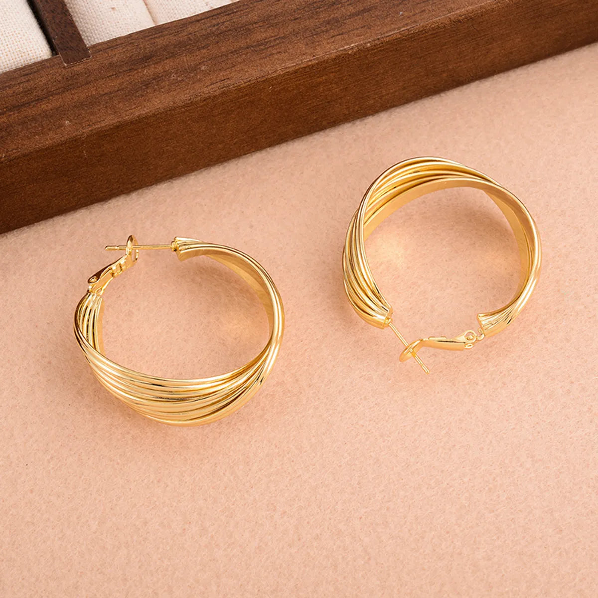 1 Pair Simple Style Streetwear Solid Color Plating Copper Hoop Earrings