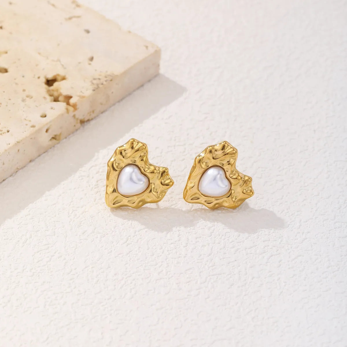 1 Pair Simple Style Water Droplets Heart Shape Plating Inlay Titanium Steel Artificial Pearls 18K Gold Plated Ear Studs