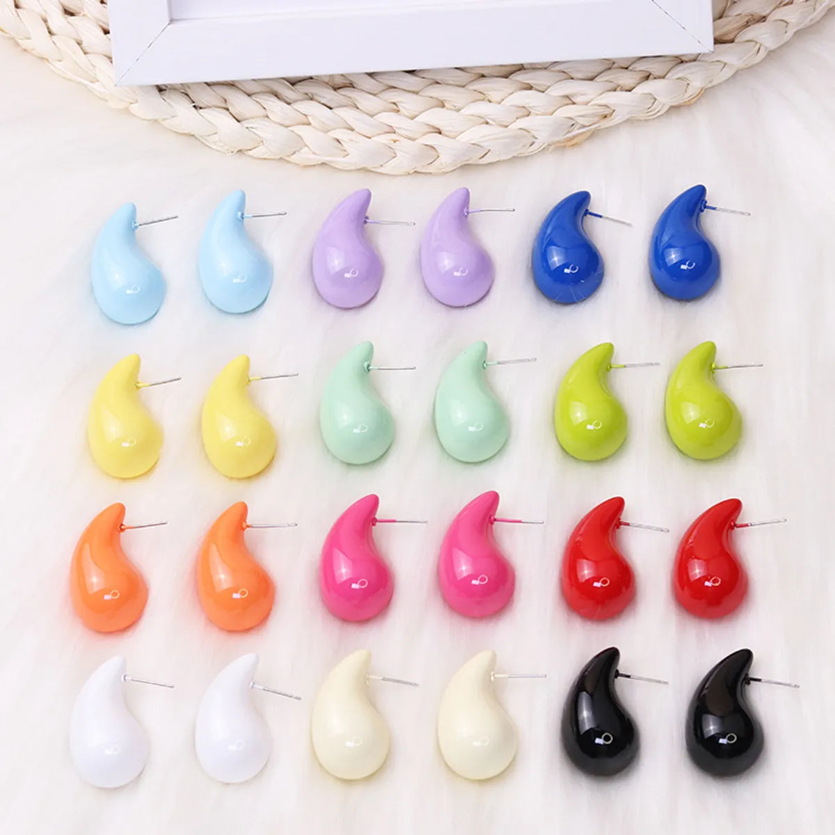 1 Pair Simple Style Water Droplets Spray Paint Arylic Ear Studs