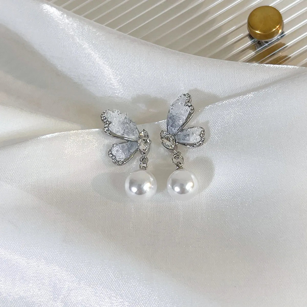 1 Pair Sweet Butterfly Plating Alloy White Gold Plated Gold Plated Drop Earrings