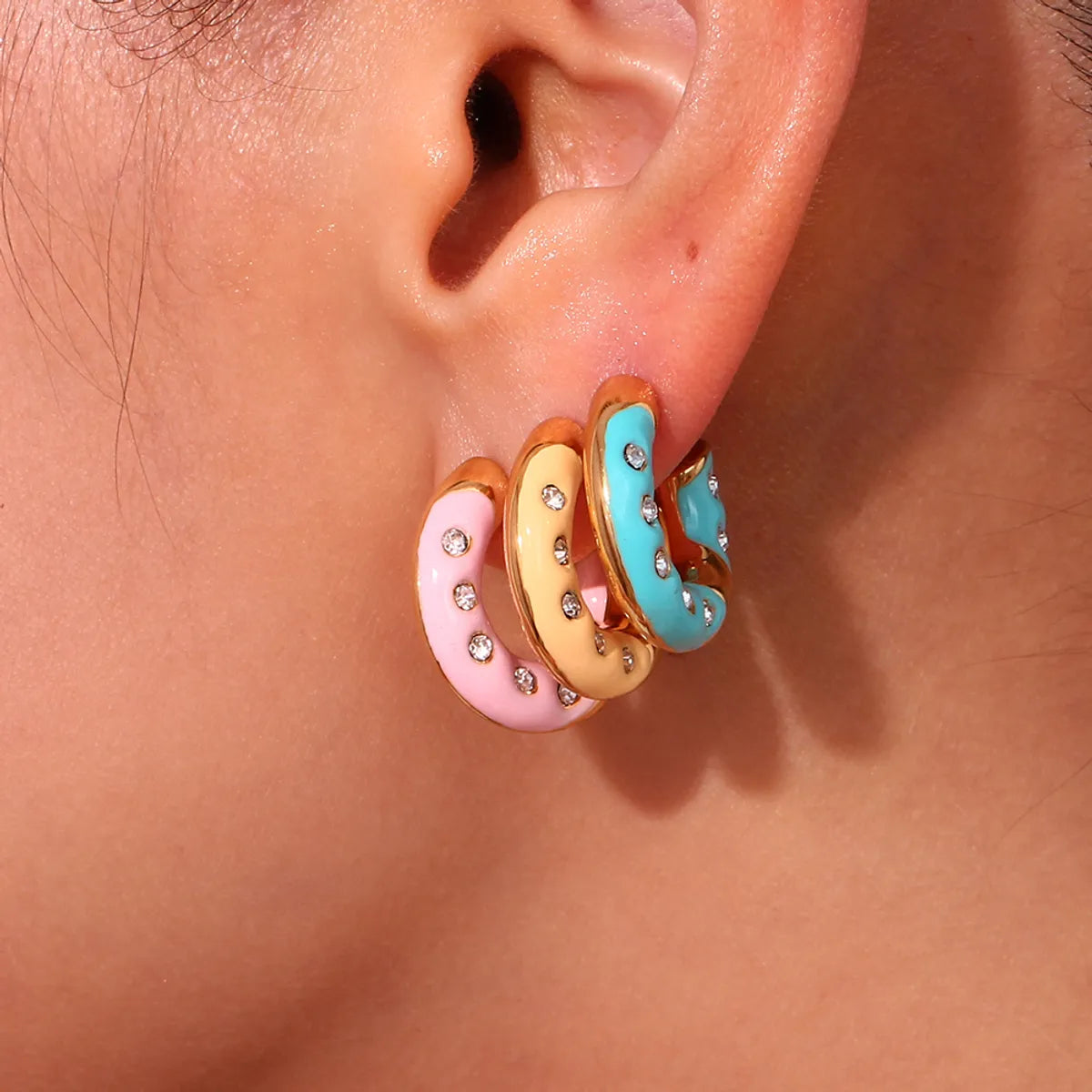 1 Pair Sweet Classic Style C Shape Enamel Plating Inlay Stainless Steel Rhinestones 18k Gold Plated Ear Studs