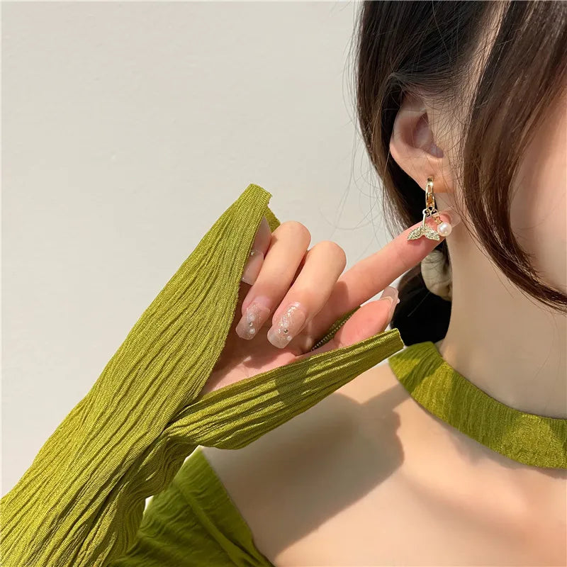 1 Pair Sweet Fish Tail Inlay Imitation Pearl Alloy Zircon Drop Earrings