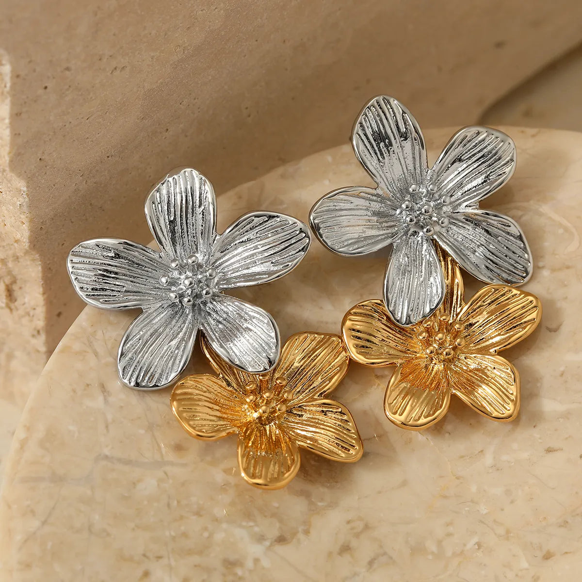 1 Pair Sweet Flower 304 Stainless Steel No Inlaid 16K Gold Plated White Gold Plated Gold Plated Drop Earrings