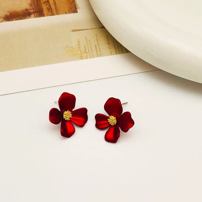 1 Pair Sweet Flower Alloy Stoving Varnish 18k Gold Plated Women's Ear Studs