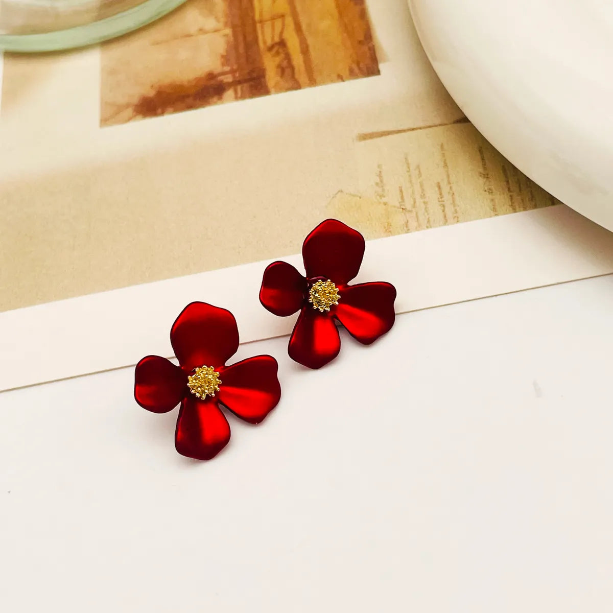 1 Pair Sweet Flower Alloy Stoving Varnish 18k Gold Plated Women's Ear Studs