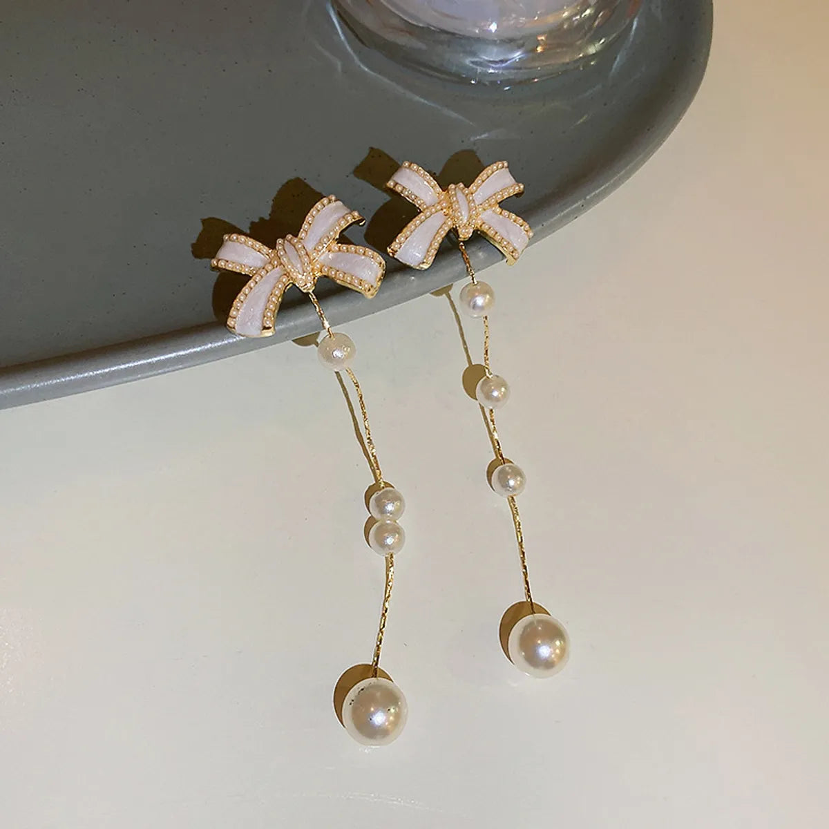 1 Pair Sweet Flower Bow Knot Alloy Beaded Inlay Rhinestones Pearl Women'S Drop Earrings