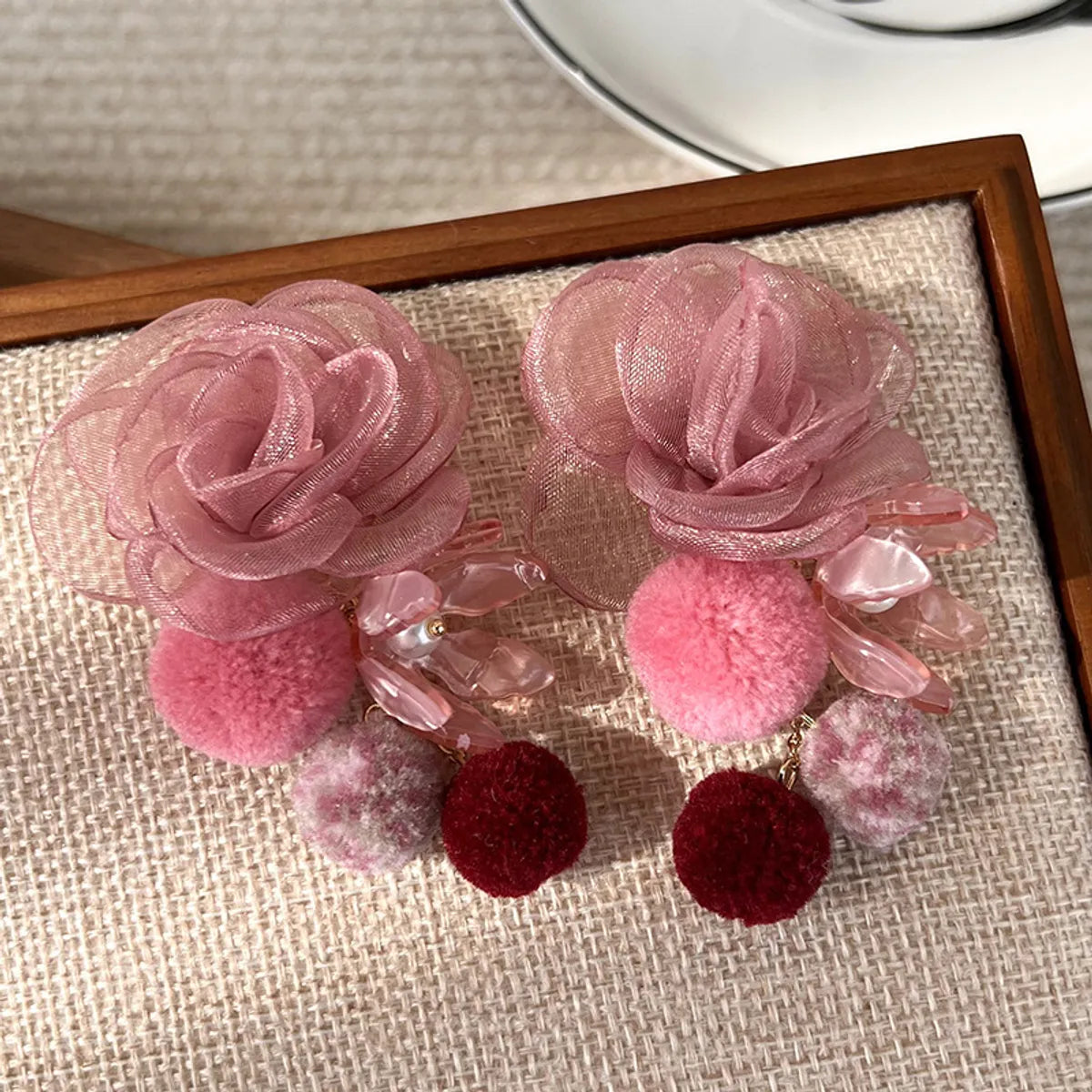 1 Pair Sweet Flower Hairball Gauze Drop Earrings