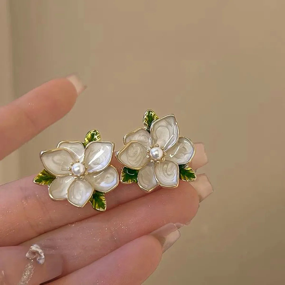 1 Pair Sweet Flower Inlay Alloy Pearl Drop Earrings