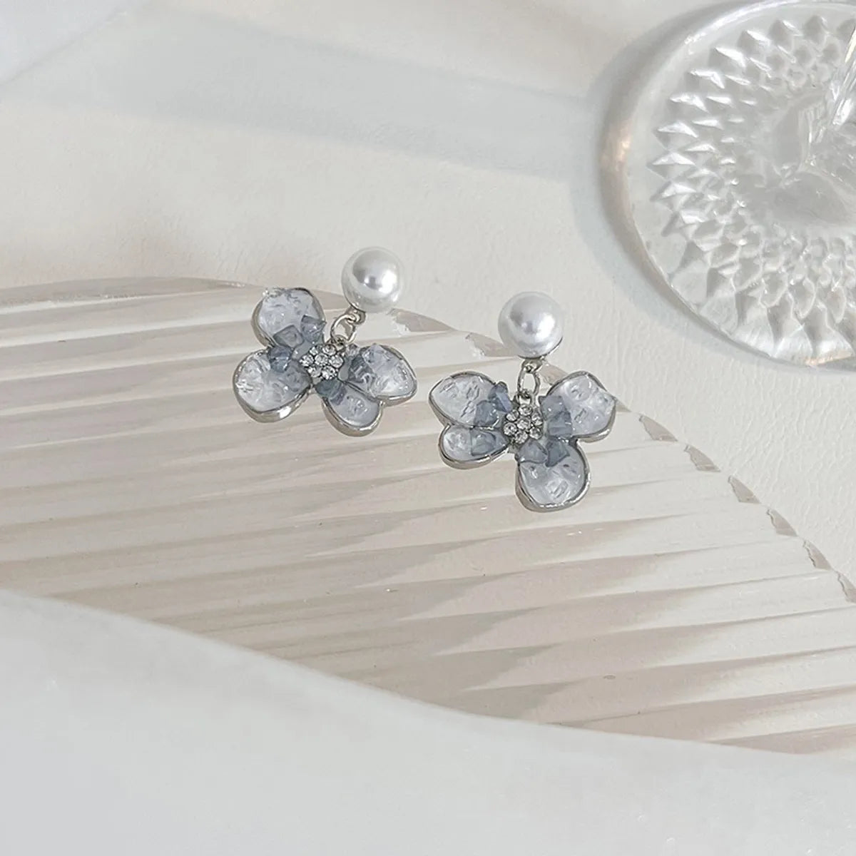 1 Pair Sweet Flower Plating Alloy White Gold Plated Ear Studs