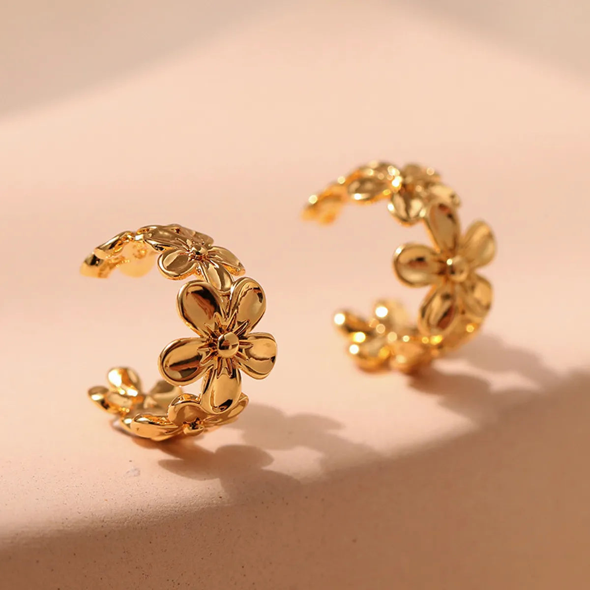 1 Pair Sweet Flower Plating Copper 18k Gold Plated Earrings