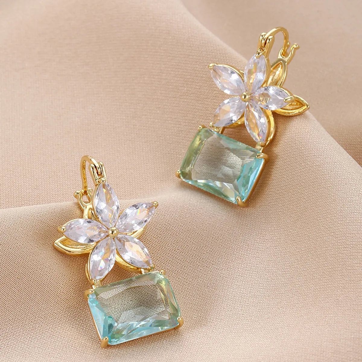 1 Pair Sweet Flower Plating Inlay Copper Zircon 18k Gold Plated Drop Earrings