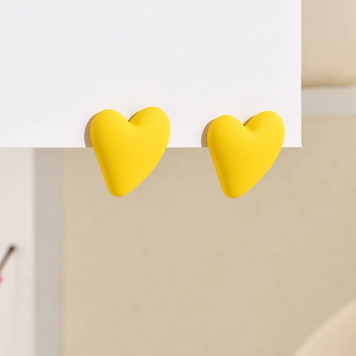 1 Pair Sweet Heart Shape Spray Paint Arylic Ear Studs