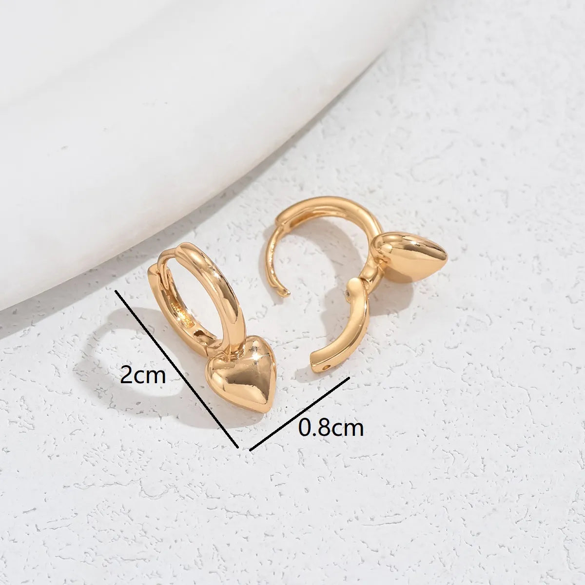 1 Pair Sweet Round Heart Shape Plating Copper 18K Gold Plated Huggie Earrings