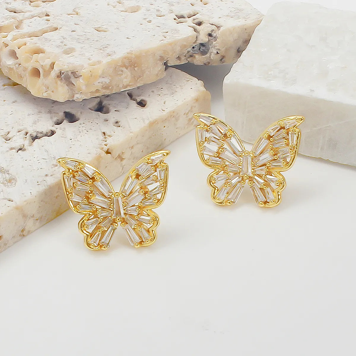 1 Pair Sweet Shiny Butterfly Inlay Copper Zircon Ear Studs