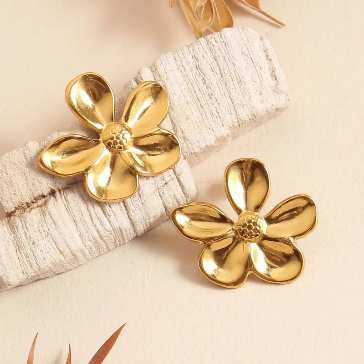 1 Pair Sweet Simple Style Flower 304 Stainless Steel 18K Gold Plated Ear Studs