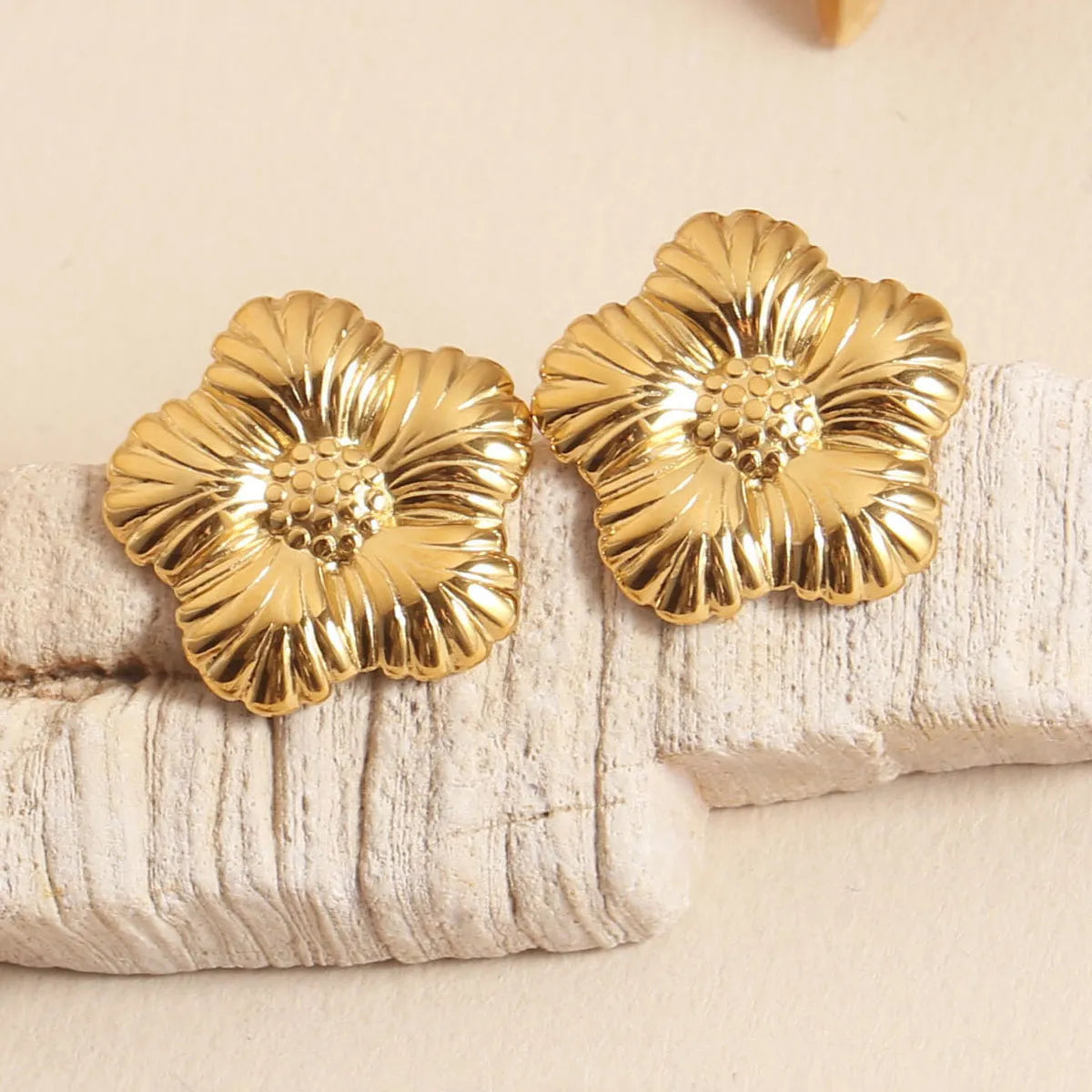 1 Pair Sweet Simple Style Flower 304 Stainless Steel 18K Gold Plated Ear Studs