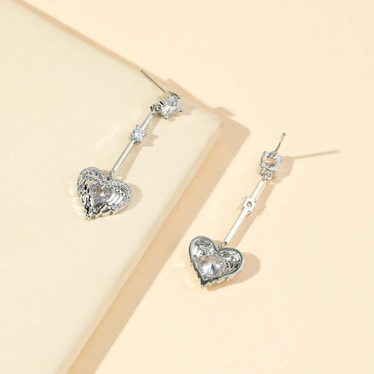 1 Pair Sweet Simple Style Heart Shape Eye Plating Inlay Copper Zircon White Gold Plated Drop Earrings