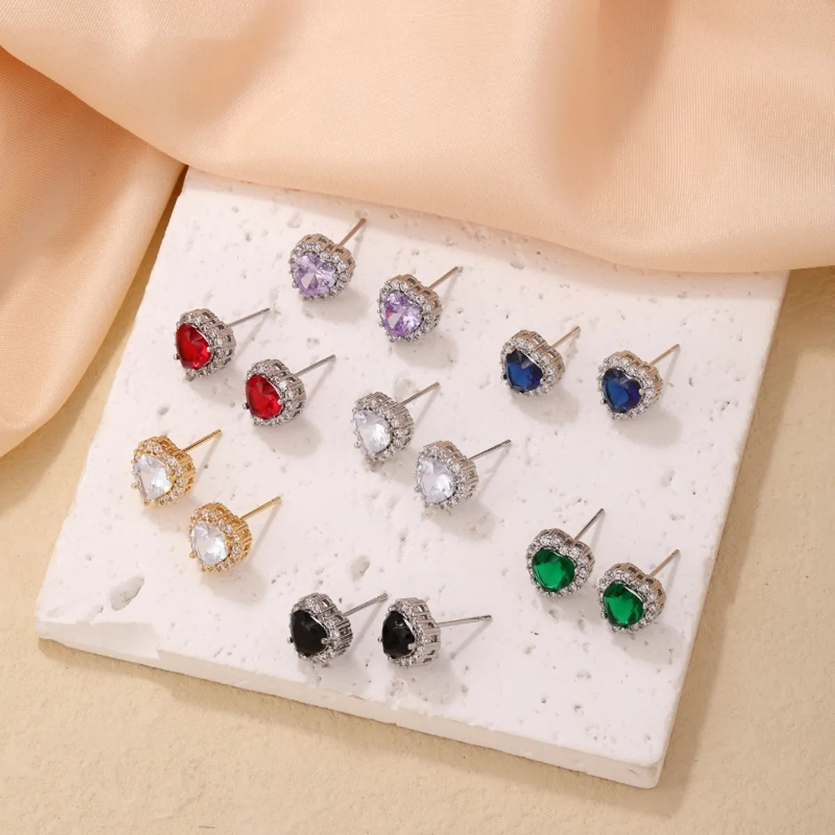 1 Pair Sweet Simple Style Heart Shape Plating Inlay Copper Zircon White Gold Plated Gold Plated Ear Studs