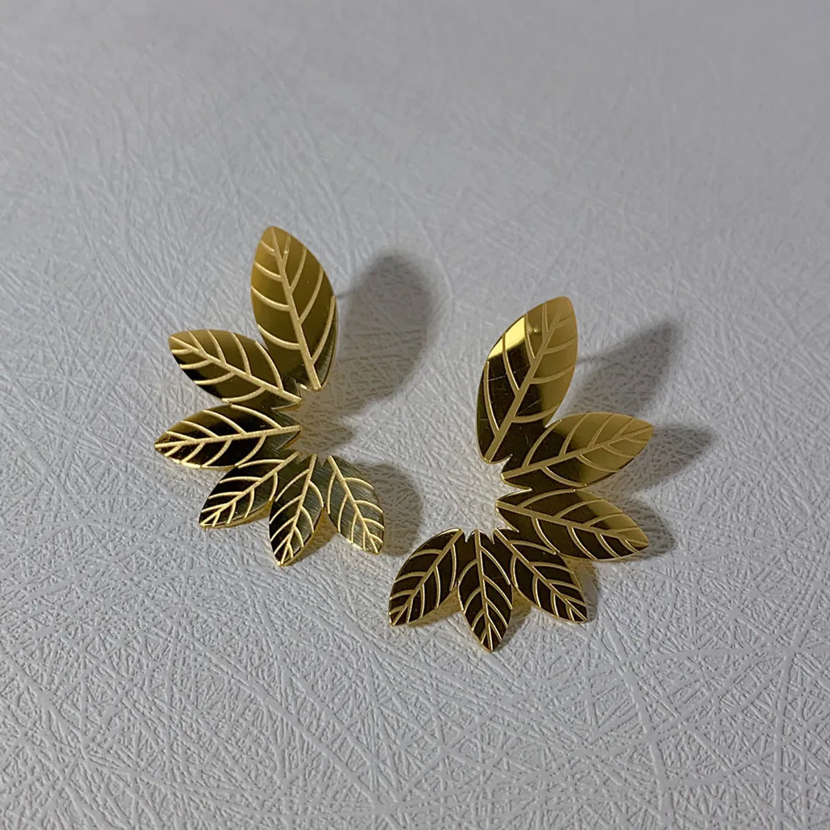 1 Pair Sweet Simple Style Leaves Flower Plating Titanium Steel 18k Gold Plated Ear Studs