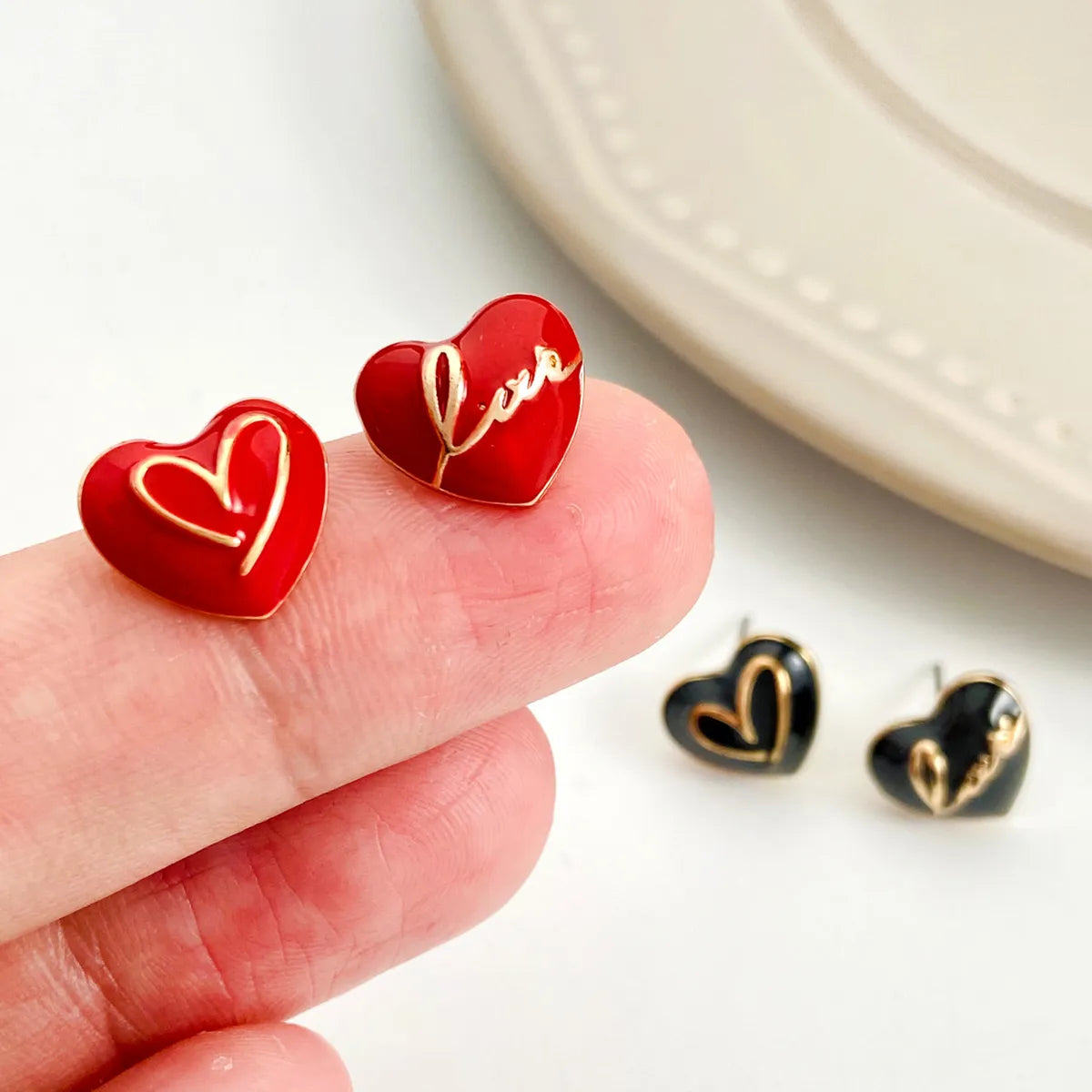 1 Pair Sweet Simple Style Letter Heart Shape Alloy Ear Studs