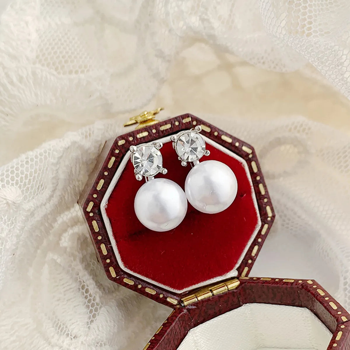 1 Pair Sweet Solid Color Plating Inlay Alloy Artificial Rhinestones Artificial Pearls White Gold Plated Ear Studs