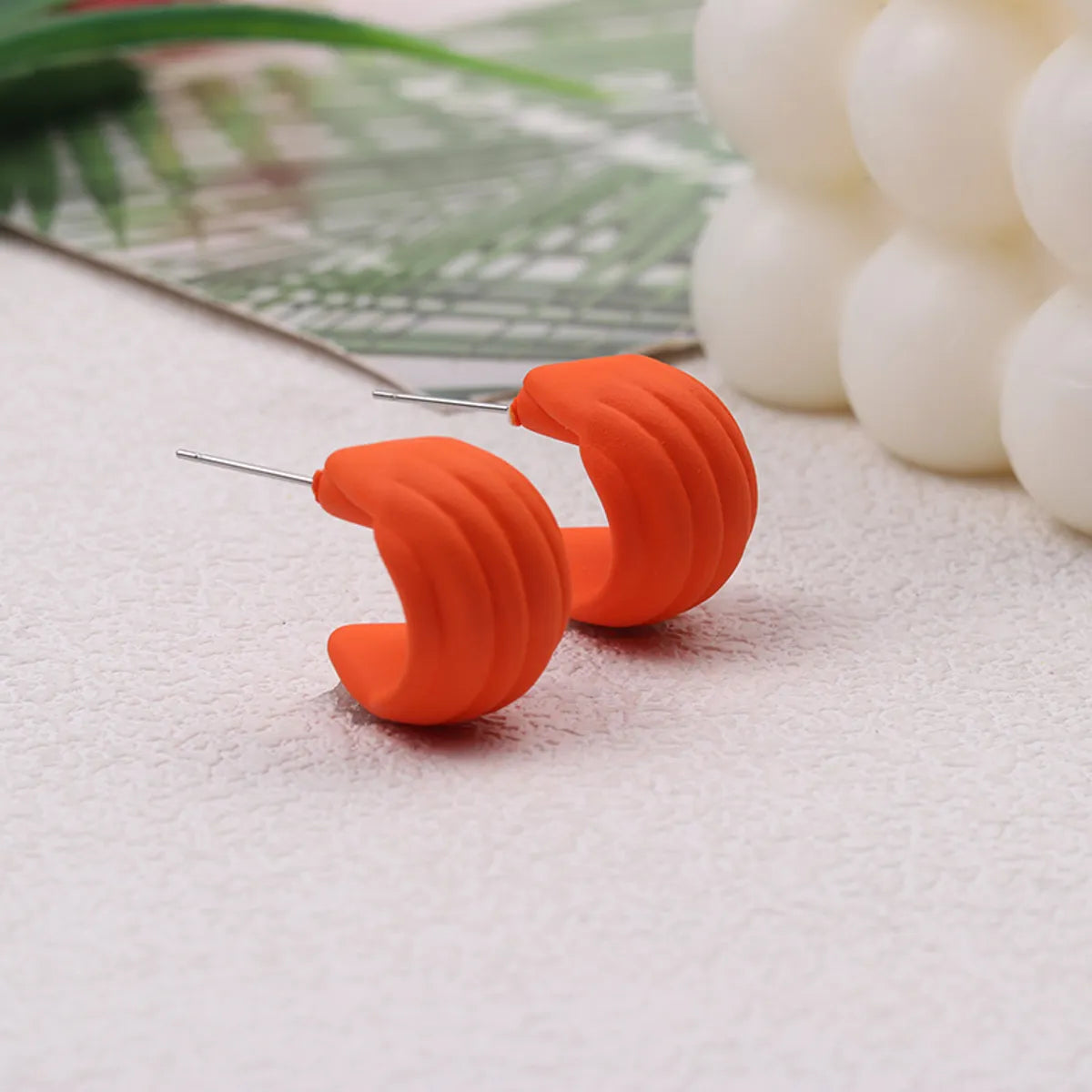 1 Pair Sweet Solid Color Spray Paint Arylic Ear Studs