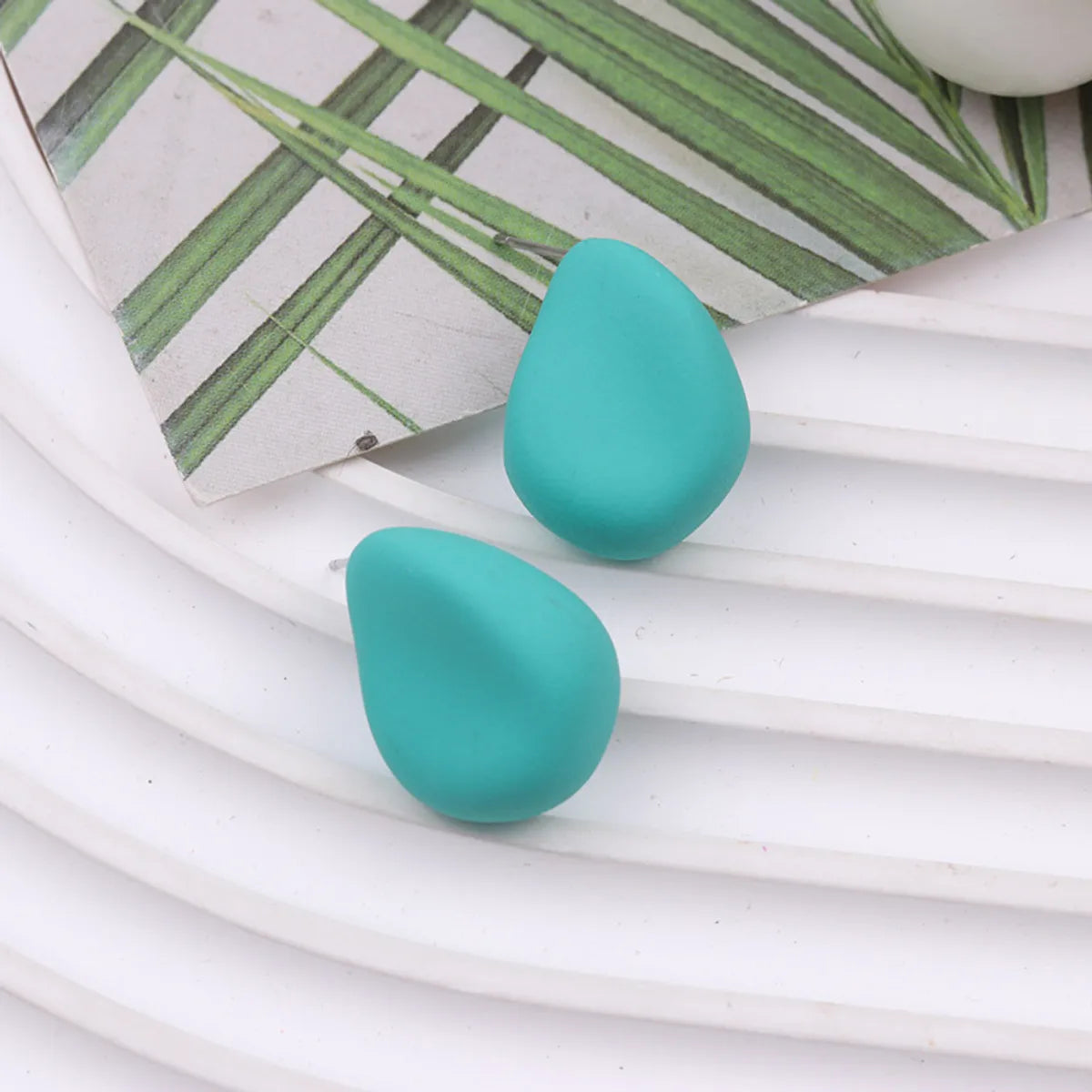 1 Pair Sweet Solid Color Spray Paint Arylic Ear Studs