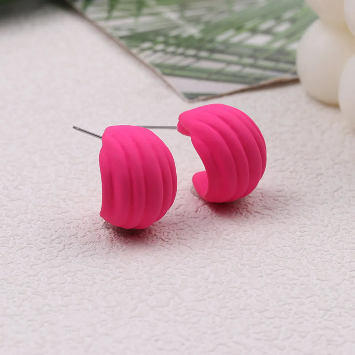 1 Pair Sweet Solid Color Spray Paint Arylic Ear Studs