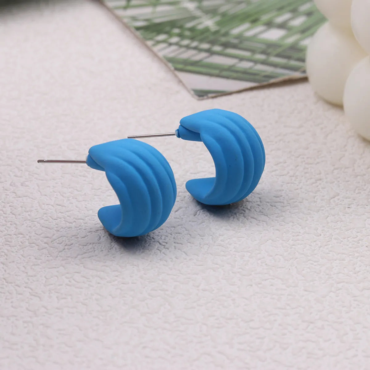 1 Pair Sweet Solid Color Spray Paint Arylic Ear Studs