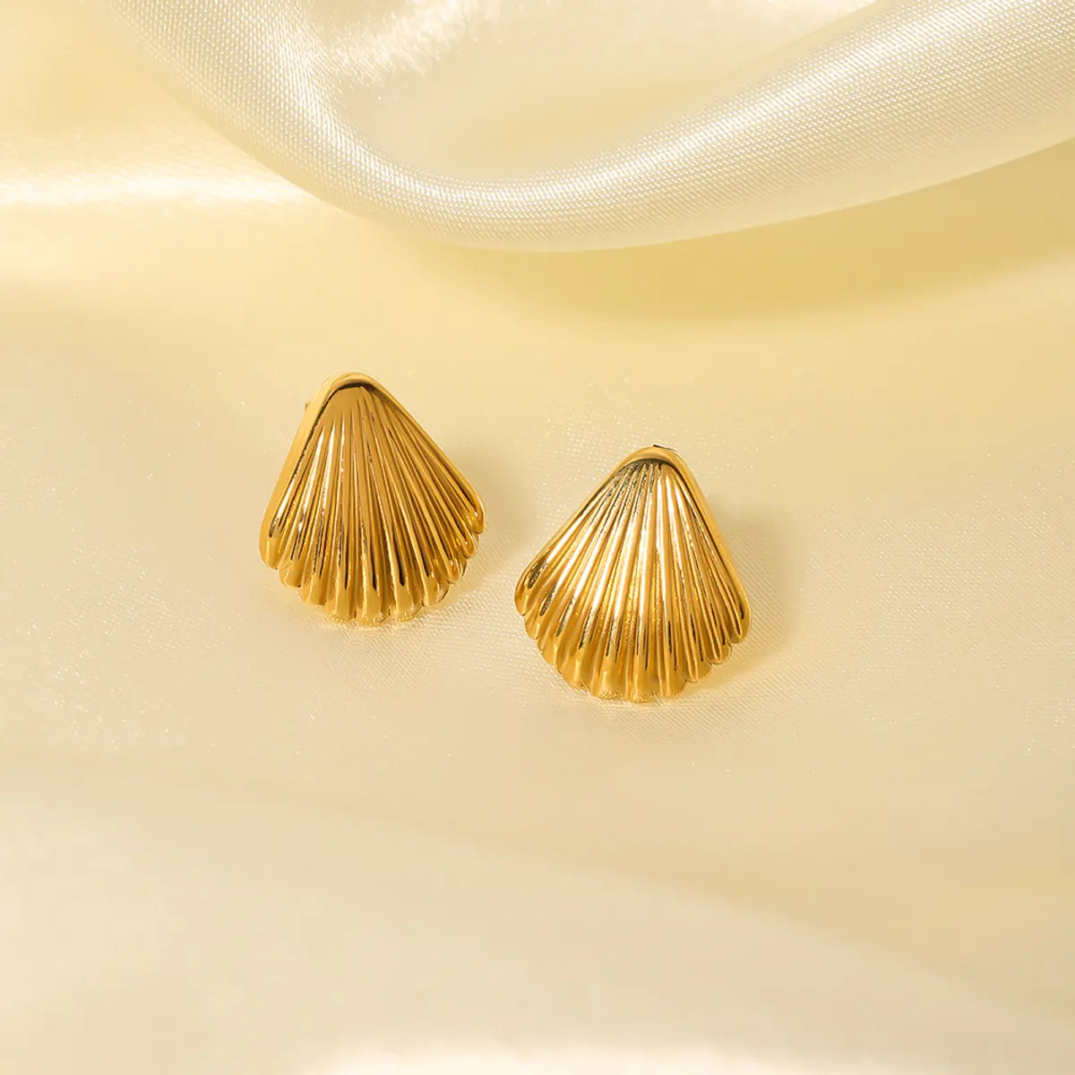 1 Pair Vacation Beach Scallop Shell Polishing Plating Stainless Steel 18K Gold Plated Ear Studs