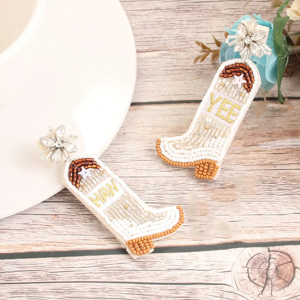 1 Pair Vacation Bohemian Boots Beaded Embroidery Inlay Cloth Glass Drop Earrings