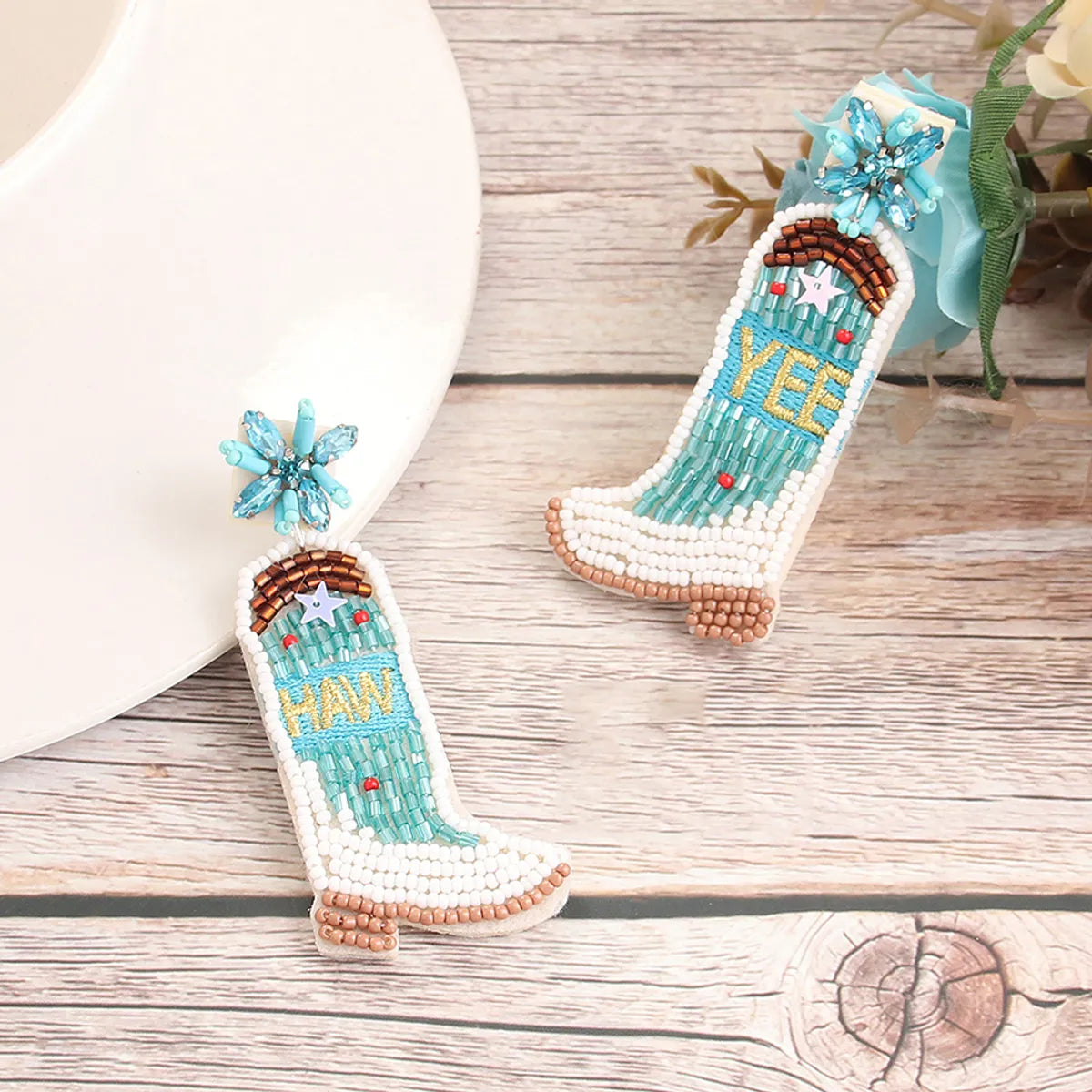 1 Pair Vacation Bohemian Boots Beaded Embroidery Inlay Cloth Glass Drop Earrings